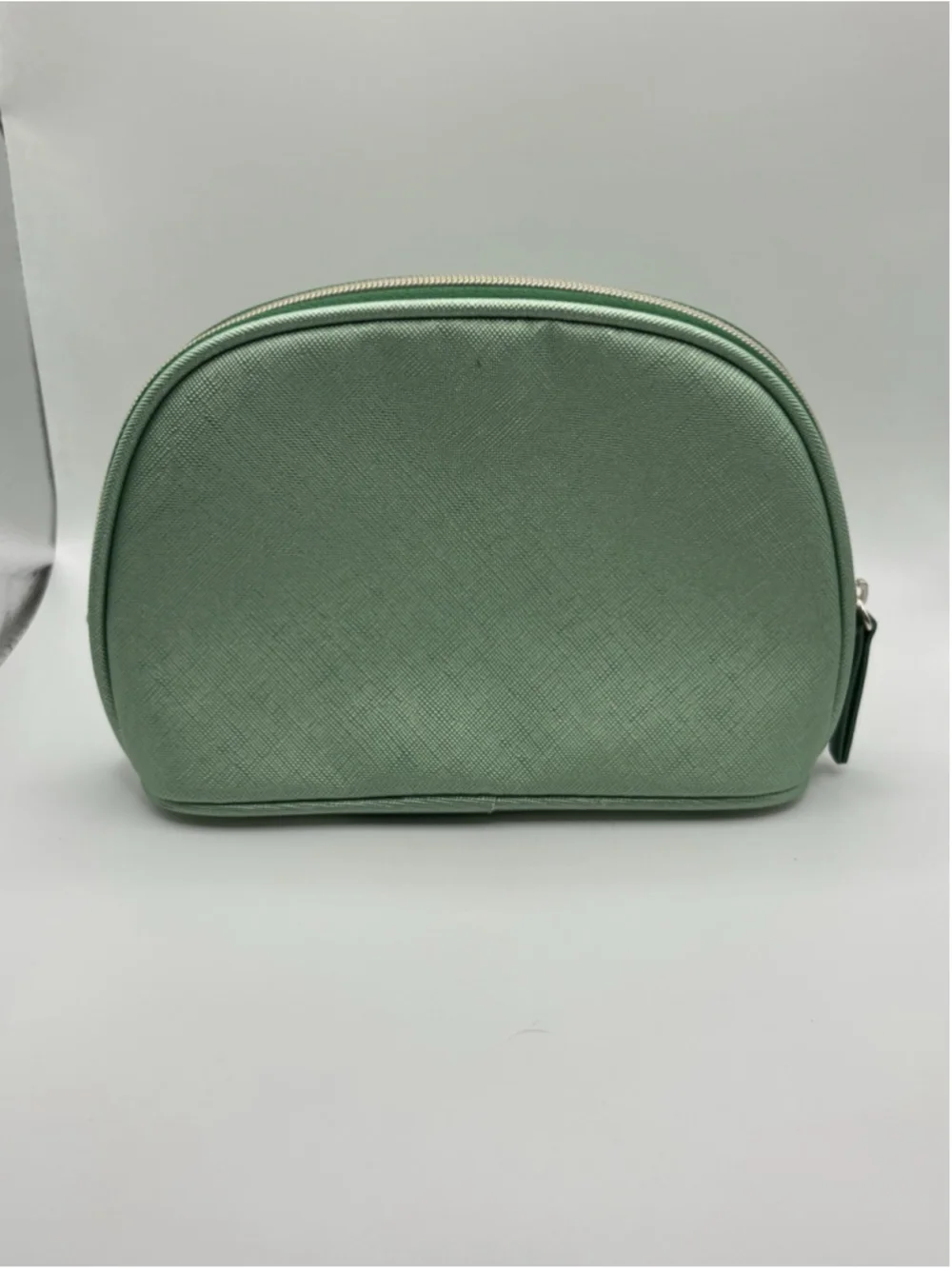 NEW La Mer Green Cosmetic Makeup Travel Bag Zipper Pouch Toiletry Case